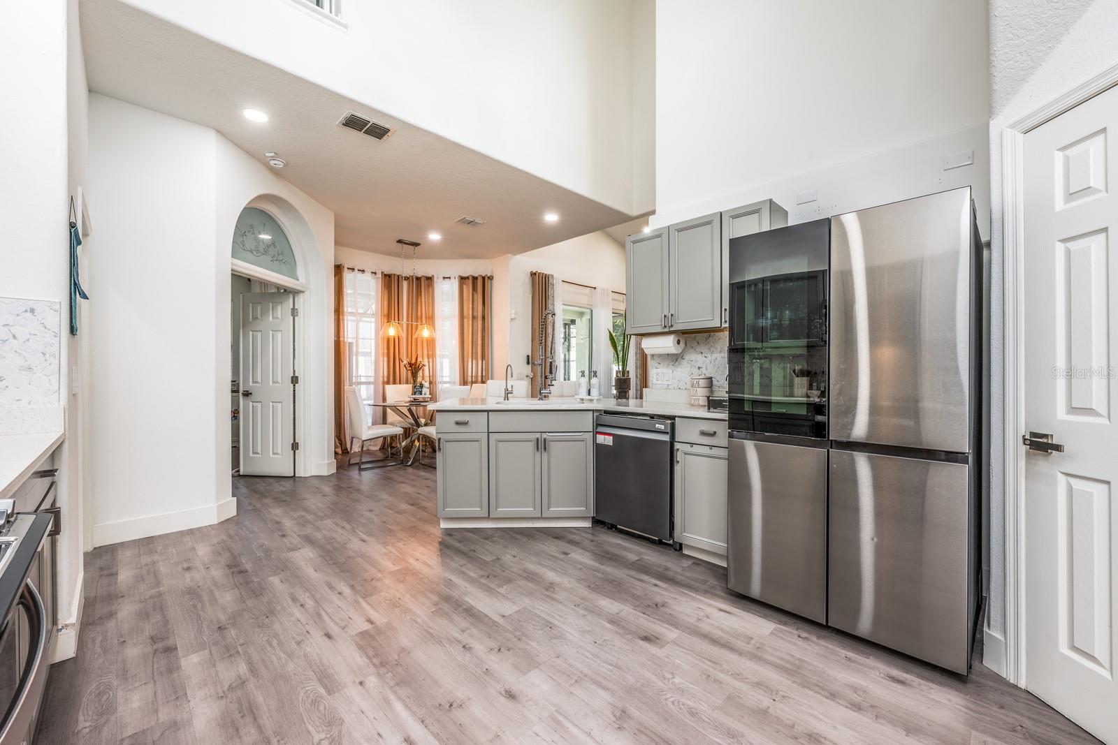 Image 10 of 36 For 1952 Edinborough Place