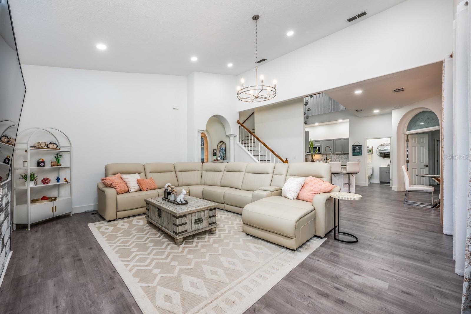 Image 12 of 36 For 1952 Edinborough Place