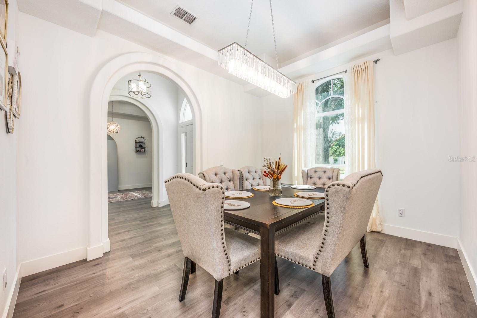 Image 17 of 36 For 1952 Edinborough Place