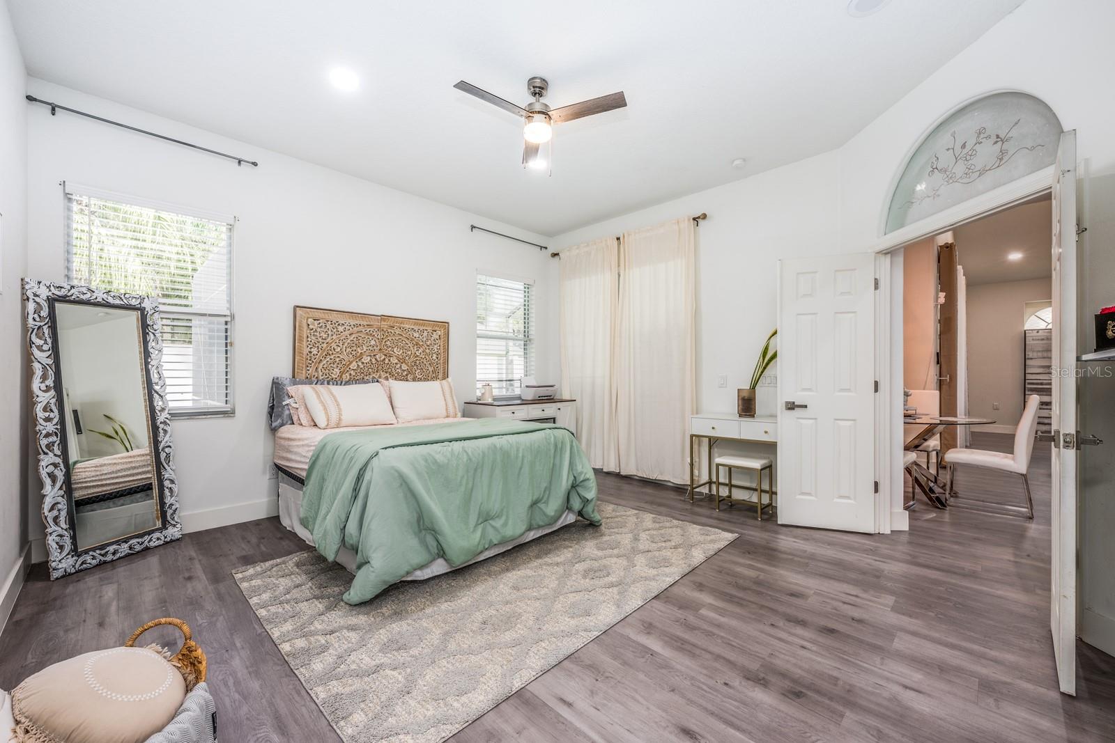 Image 20 of 36 For 1952 Edinborough Place