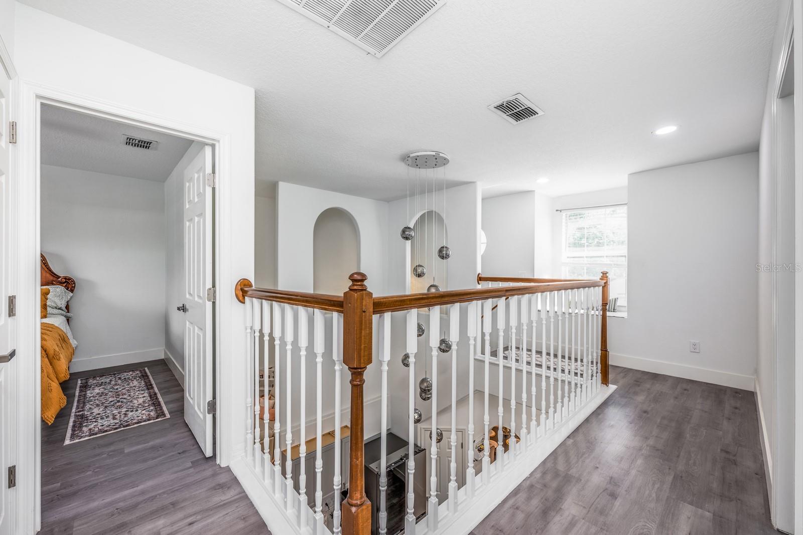 Image 24 of 36 For 1952 Edinborough Place