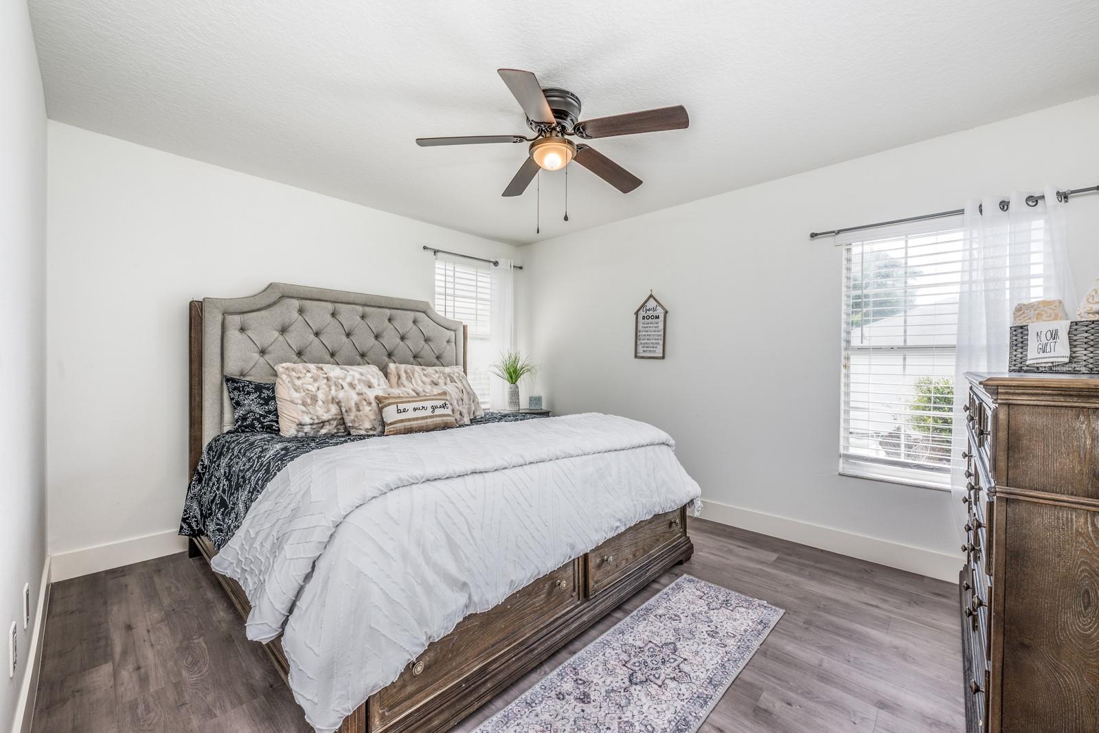 Image 25 of 36 For 1952 Edinborough Place