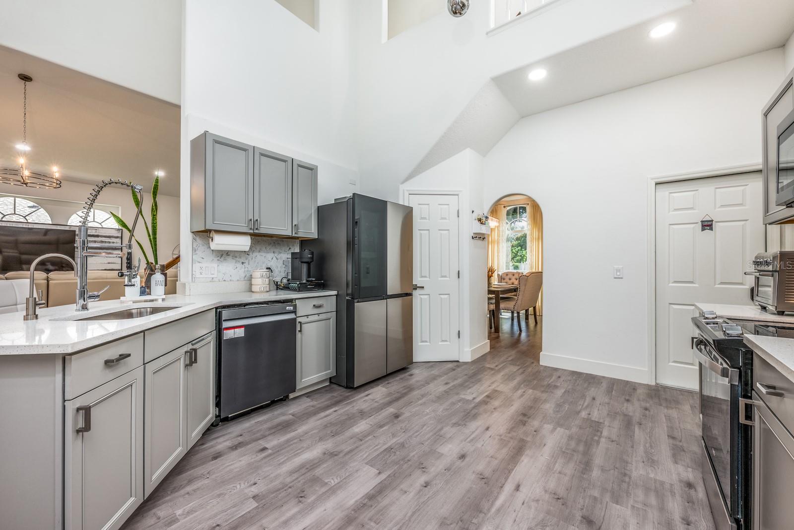 Image 7 of 36 For 1952 Edinborough Place