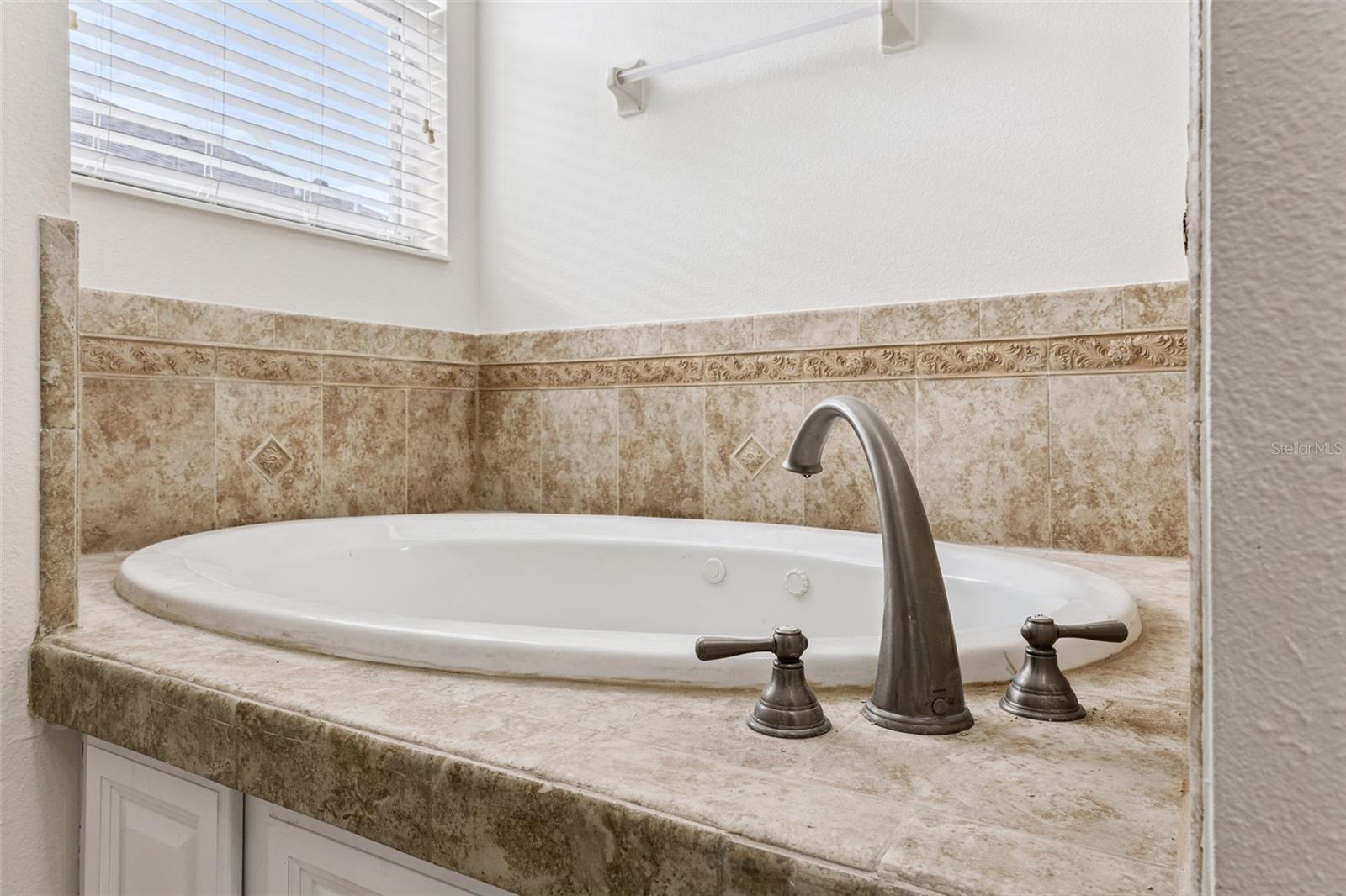 Image 20 of 32 For 2332 Black Lake Boulevard