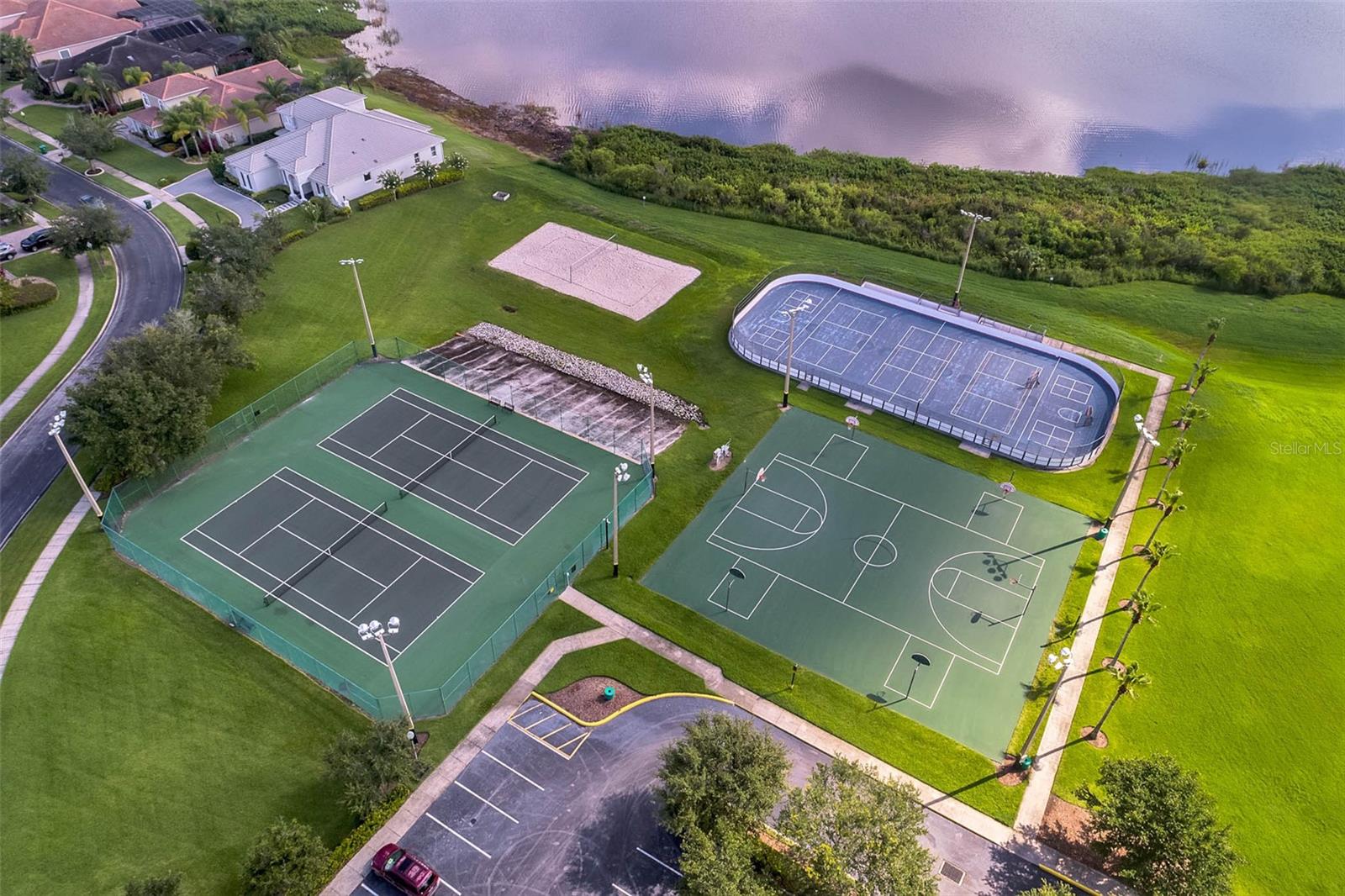 Image 35 of 41 For 2332 Black Lake Boulevard