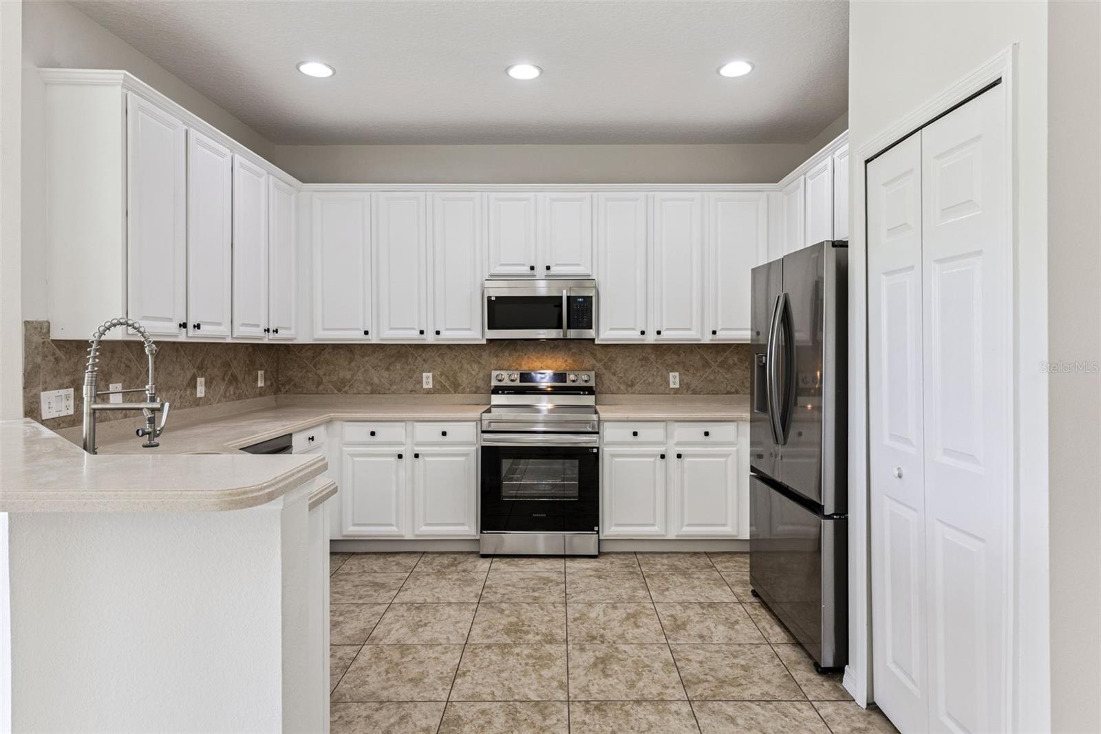 Image 6 of 32 For 2332 Black Lake Boulevard