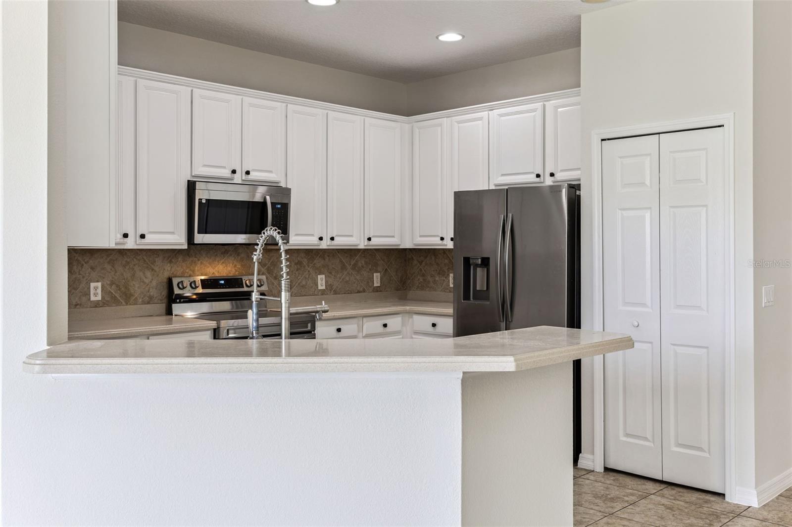 Image 9 of 32 For 2332 Black Lake Boulevard