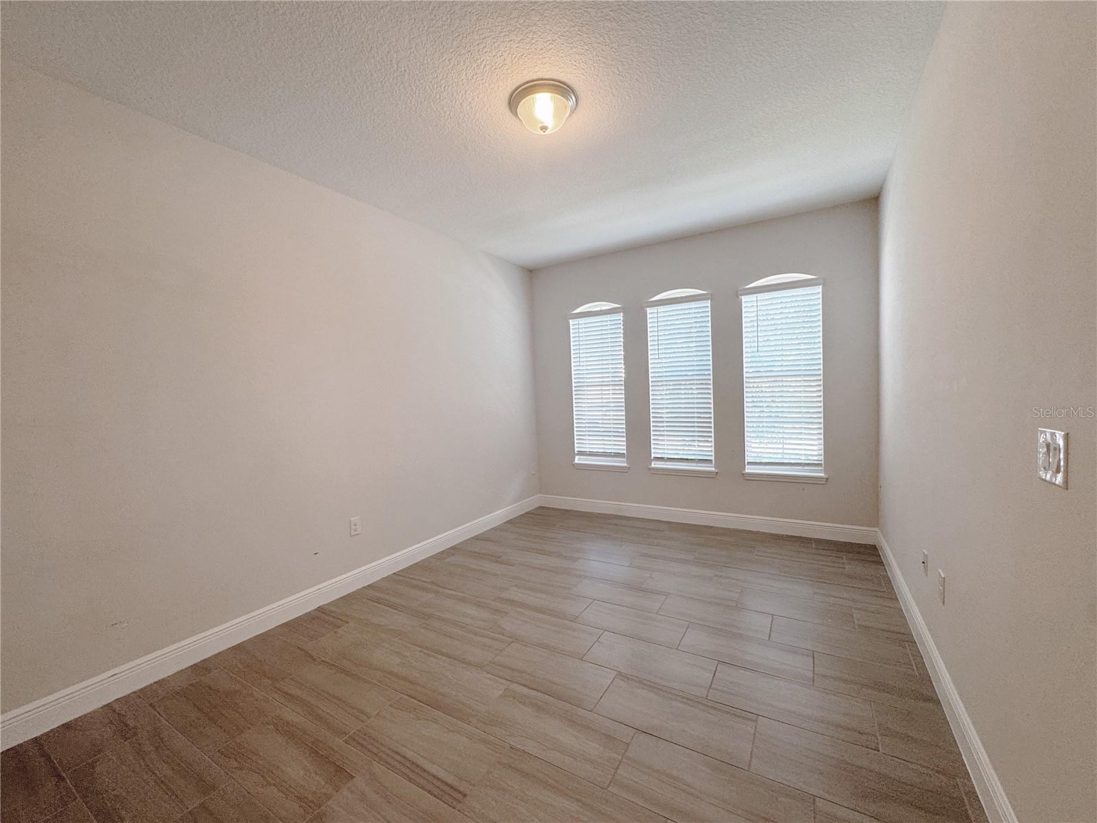 Image 10 of 100 For 9988 Beach Port Drive