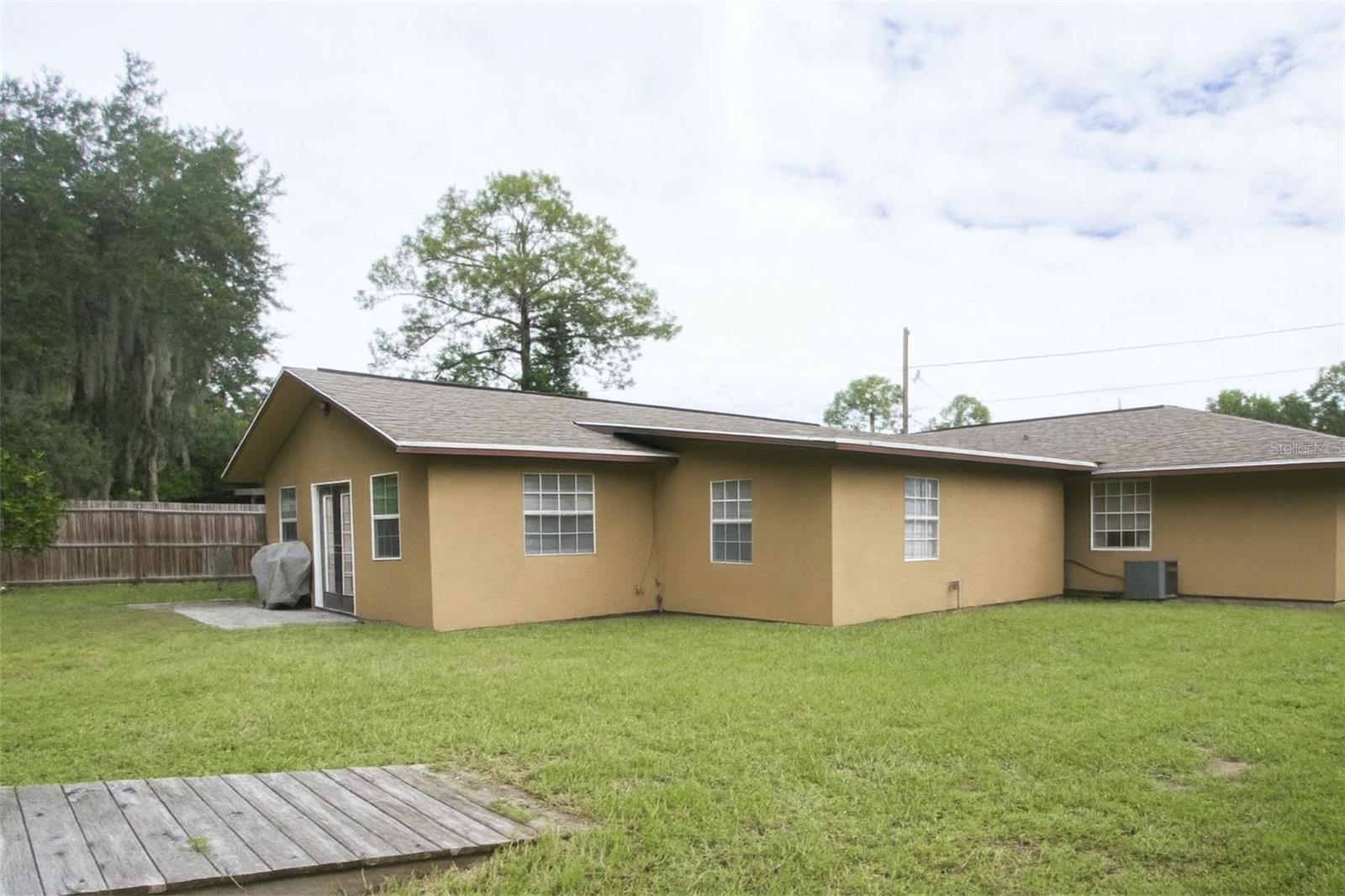 Image 17 of 19 For 211 Valencia Road