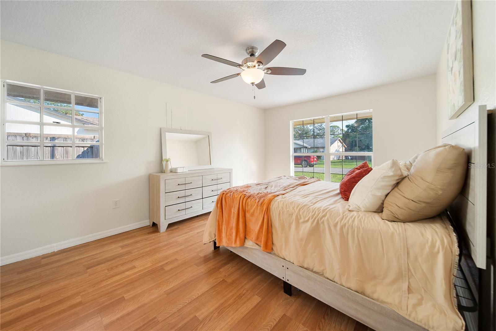 Image 7 of 19 For 211 Valencia Road