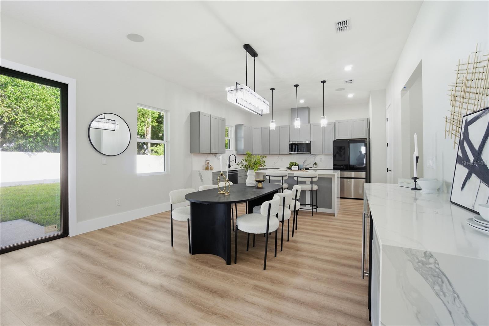 Image 11 of 51 For 5719 Peninsular Drive