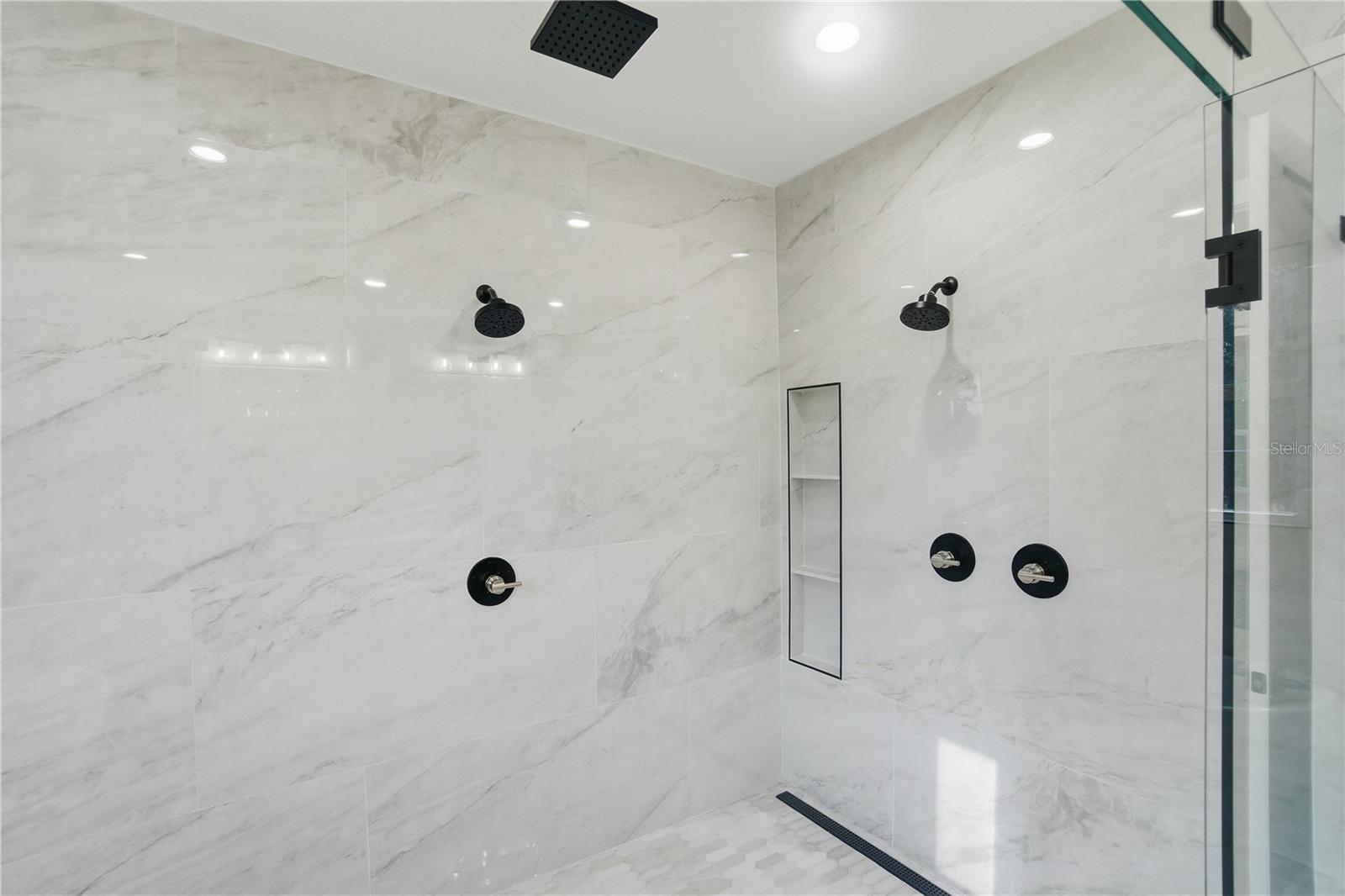 Image 38 of 51 For 5719 Peninsular Drive