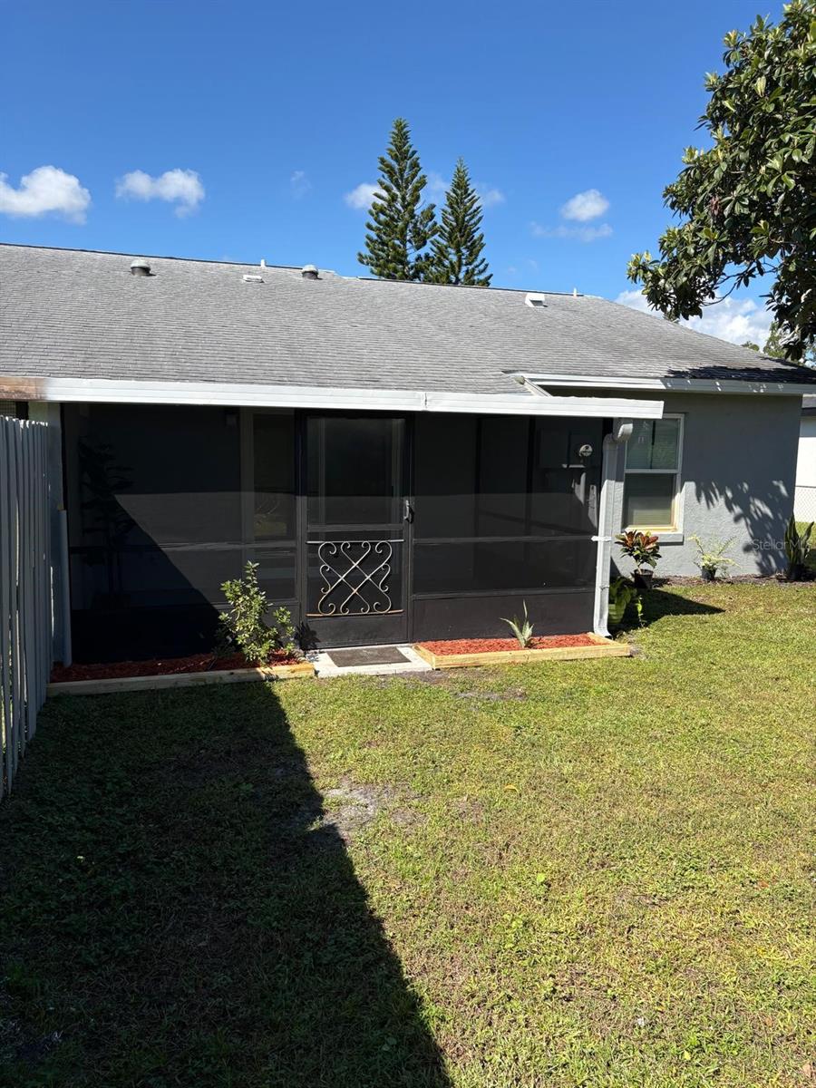 Image 11 of 37 For 75 Towne Place