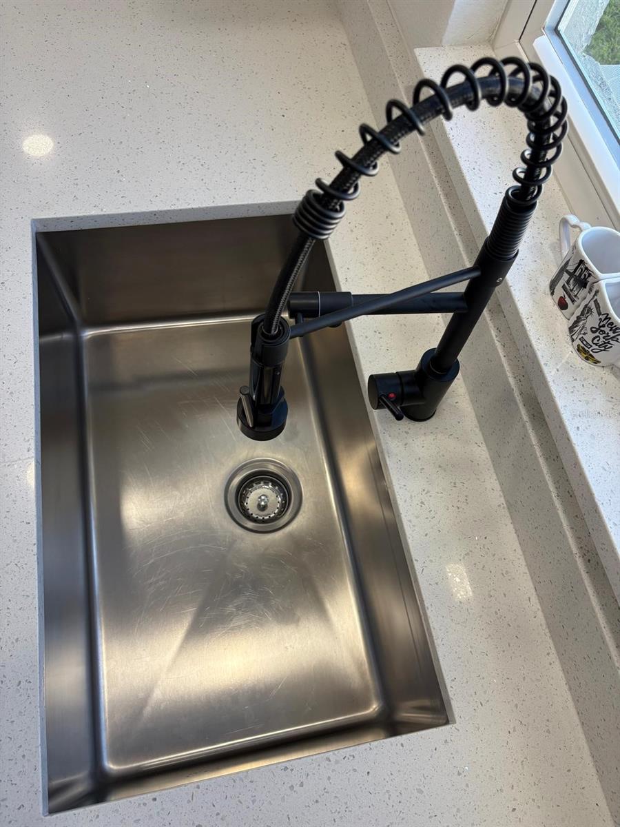 Image 15 of 37 For 75 Towne Place