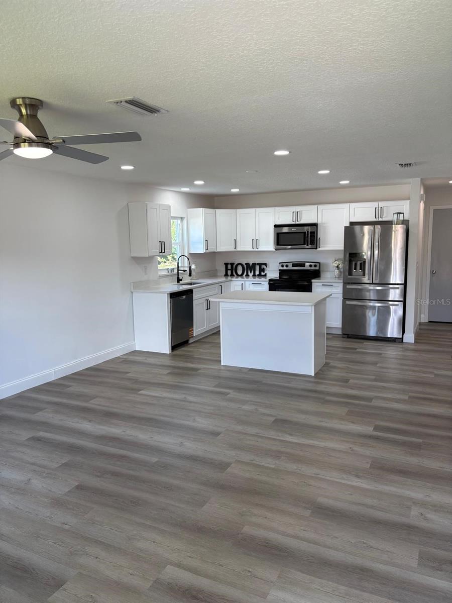 Image 20 of 37 For 75 Towne Place