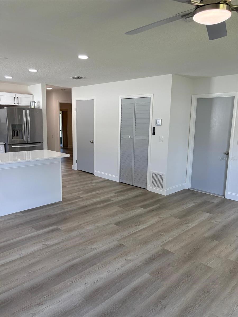 Image 23 of 37 For 75 Towne Place