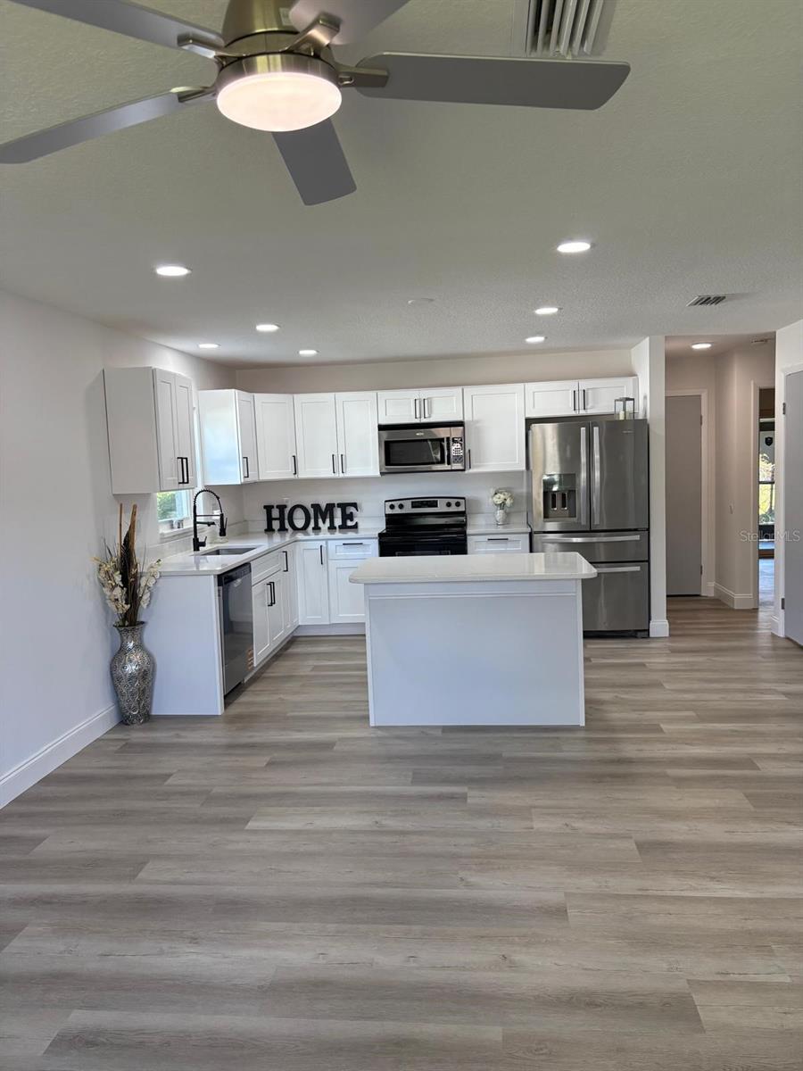 Image 24 of 37 For 75 Towne Place