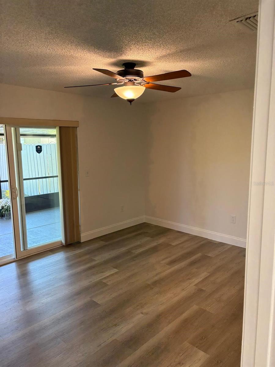 Image 34 of 37 For 75 Towne Place