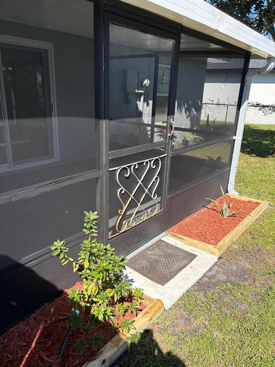 Image 7 of 37 For 75 Towne Place