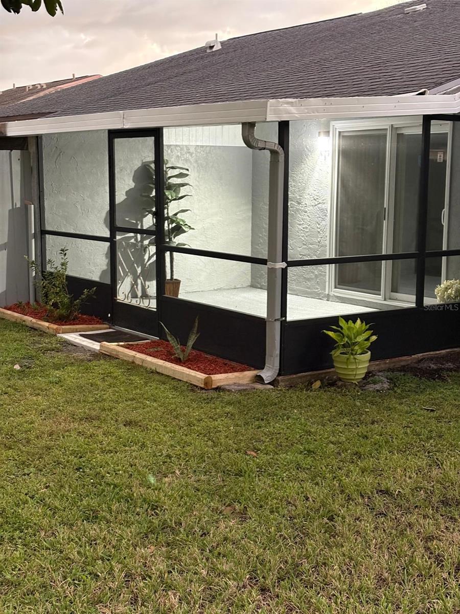 Image 9 of 37 For 75 Towne Place