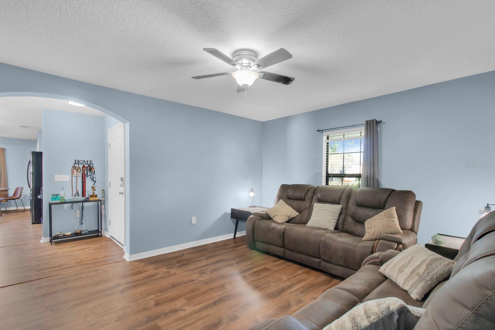 Image 15 of 38 For 904 Aspen View Circle