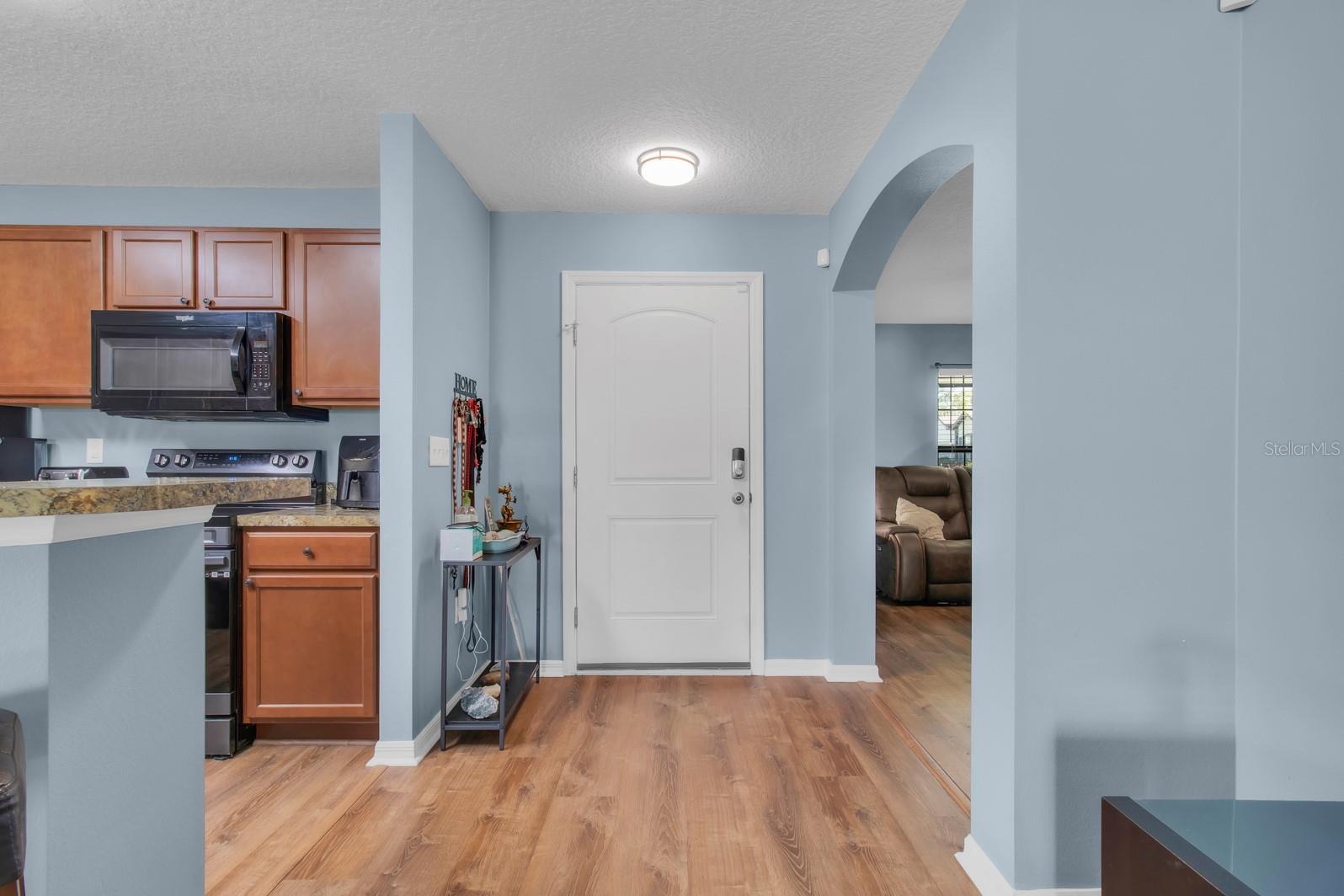 Image 16 of 38 For 904 Aspen View Circle