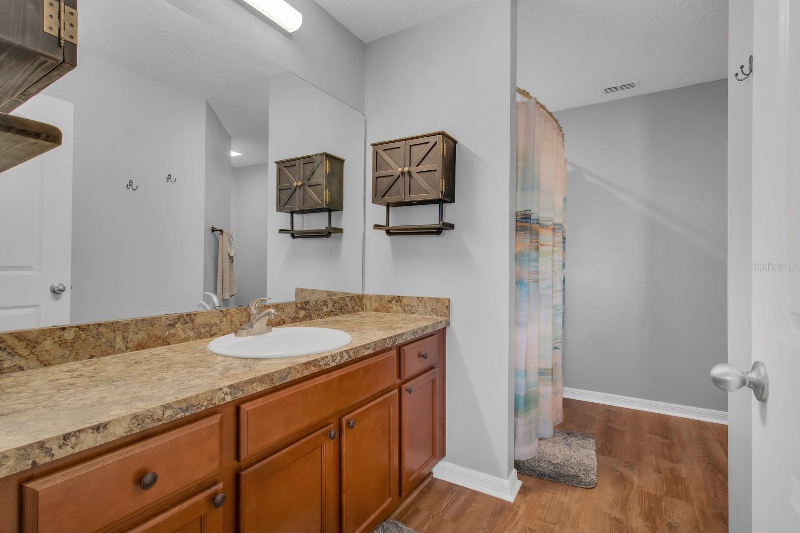 Image 21 of 38 For 904 Aspen View Circle
