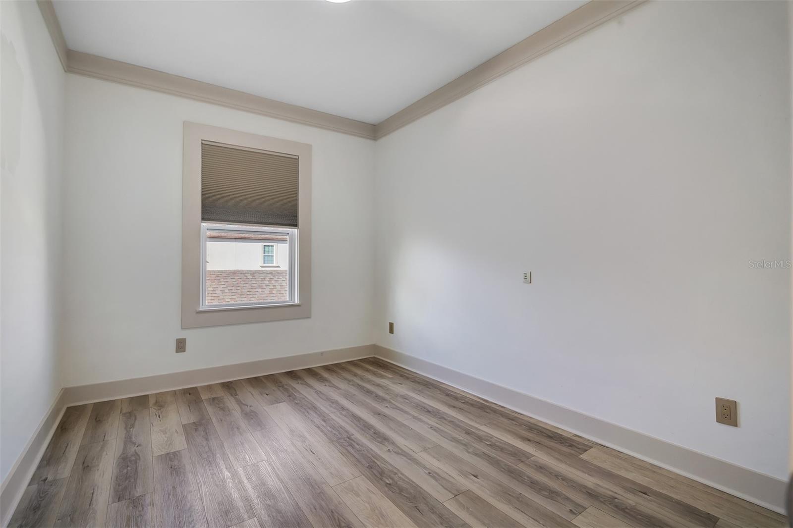 Image 20 of 31 For 11818 Water Run Alley