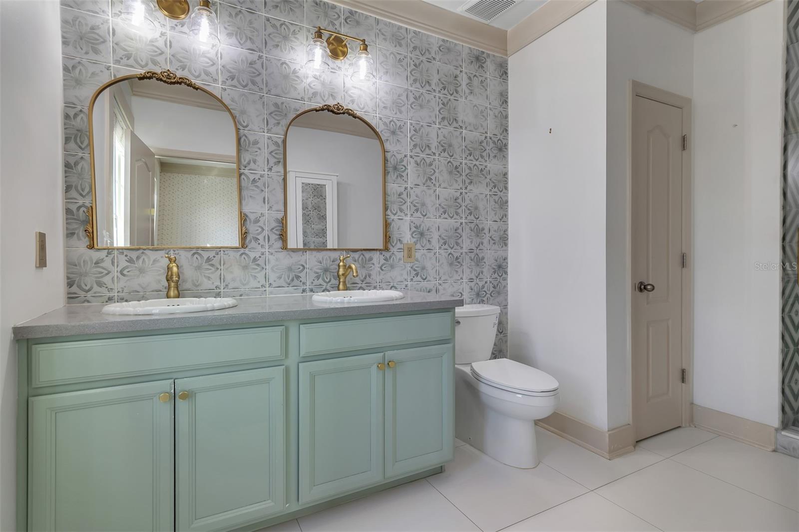 Image 26 of 31 For 11818 Water Run Alley