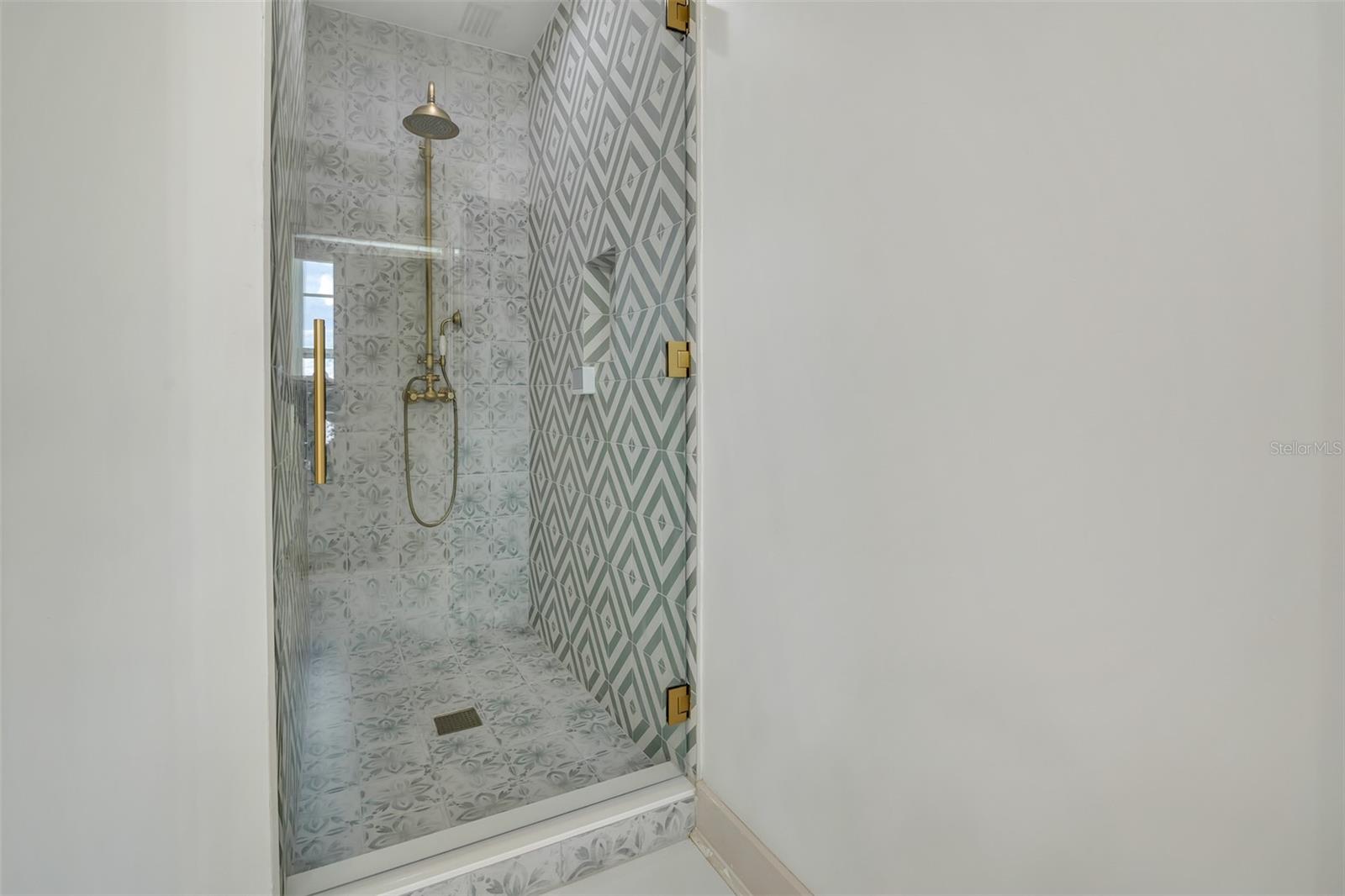 Image 27 of 31 For 11818 Water Run Alley