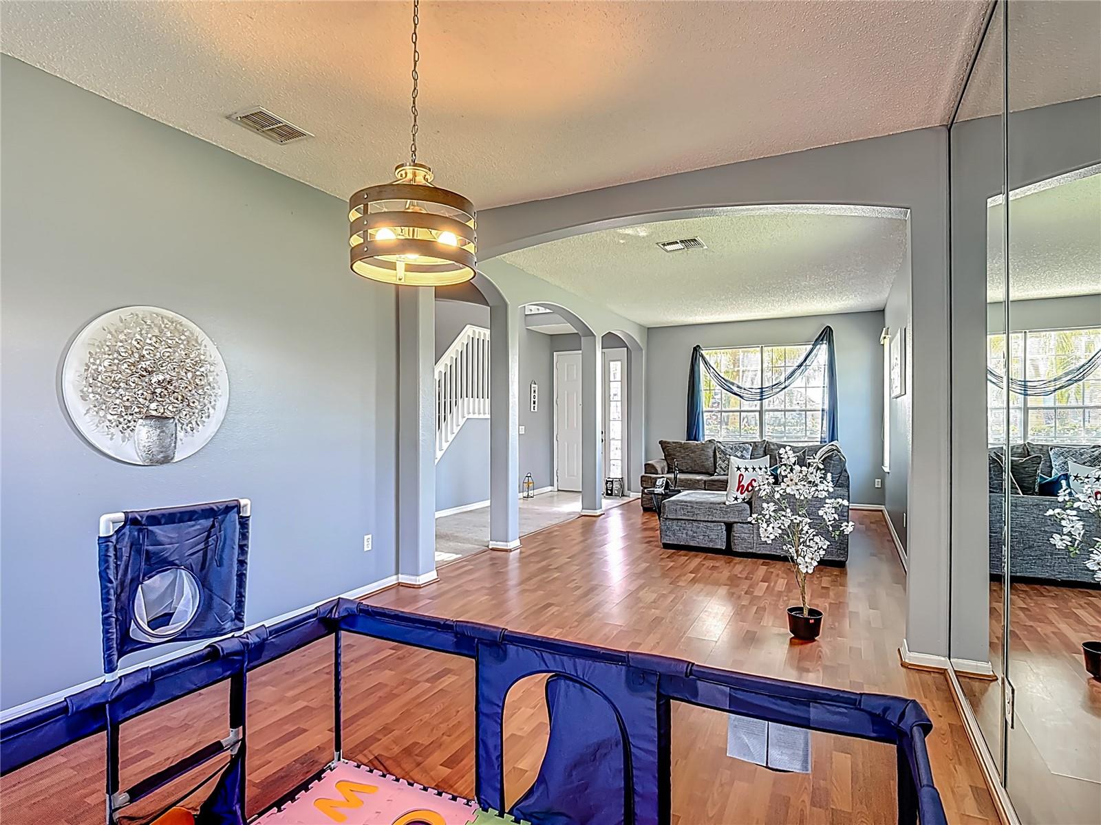 Image 10 of 62 For 2530 The Oaks Boulevard