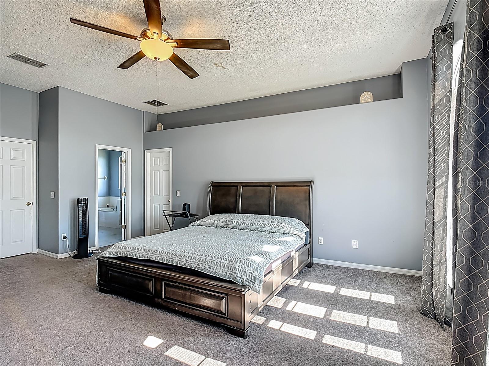 Image 41 of 62 For 2530 The Oaks Boulevard