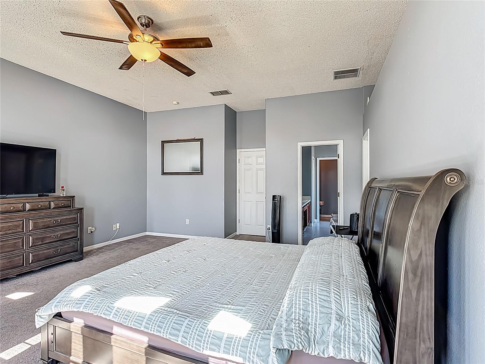 Image 42 of 62 For 2530 The Oaks Boulevard