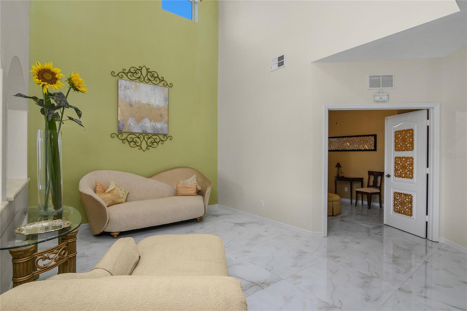Image 15 of 46 For 10125 Golden Elm Drive