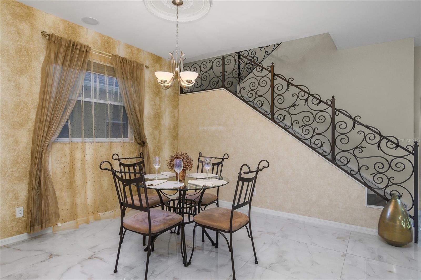 Image 17 of 46 For 10125 Golden Elm Drive