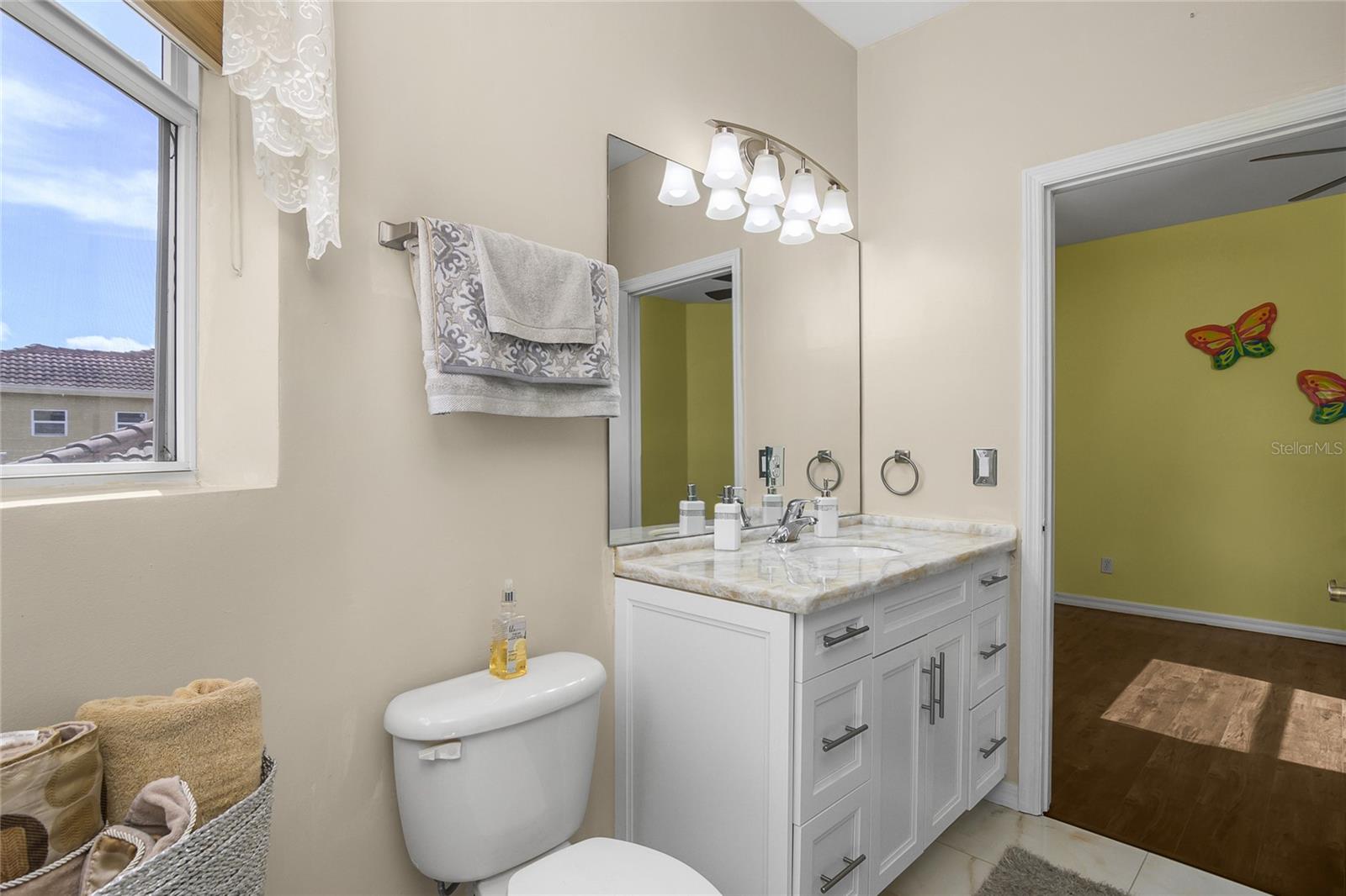 Image 29 of 46 For 10125 Golden Elm Drive