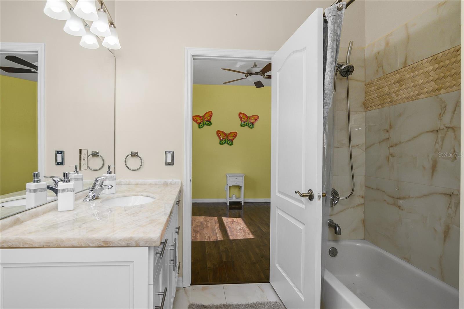 Image 30 of 46 For 10125 Golden Elm Drive
