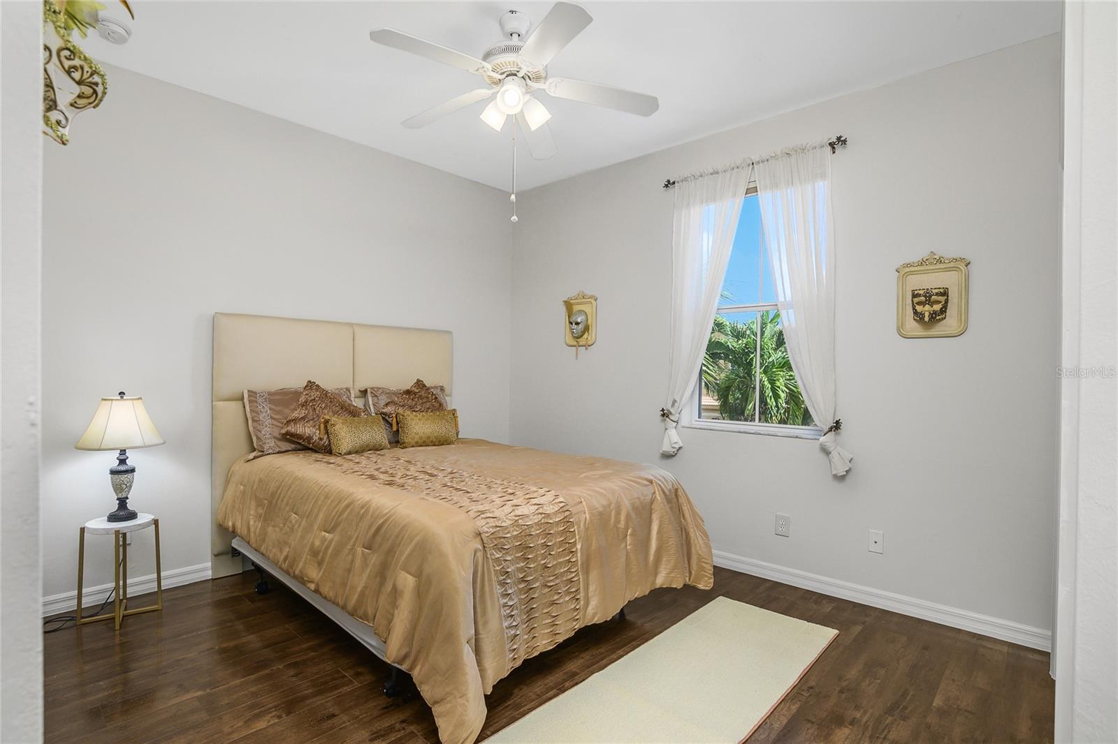 Image 31 of 46 For 10125 Golden Elm Drive