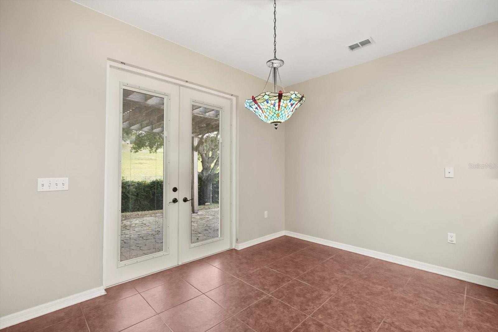 Image 11 of 34 For 872 Marietta Lane