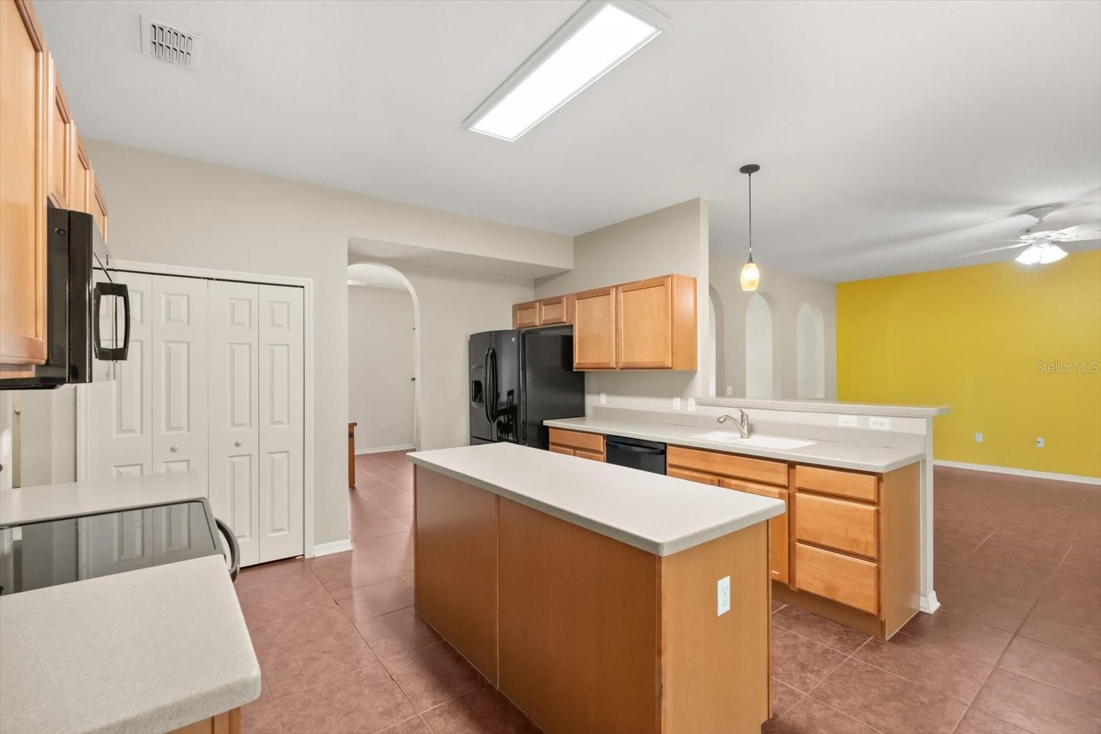 Image 15 of 34 For 872 Marietta Lane