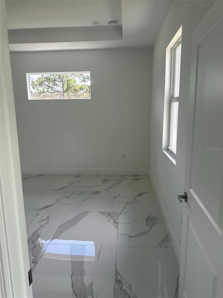 Image 17 of 23 For 406 Genoa Avenue S