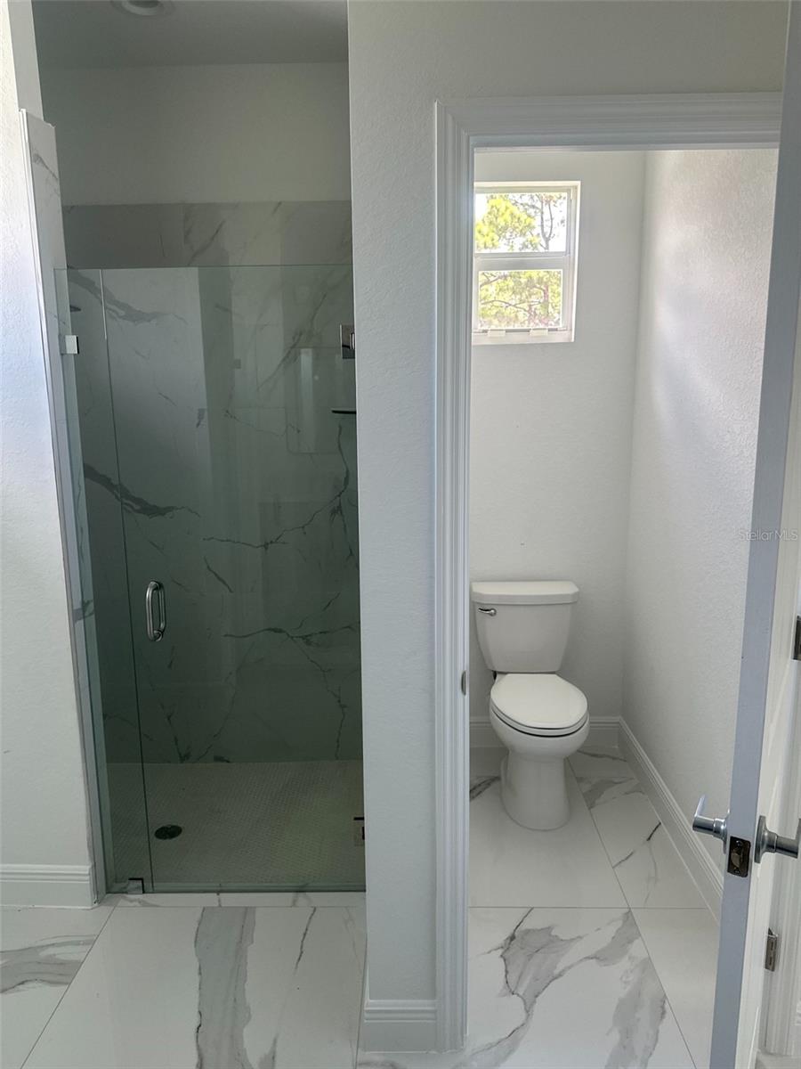 Image 20 of 23 For 406 Genoa Avenue S