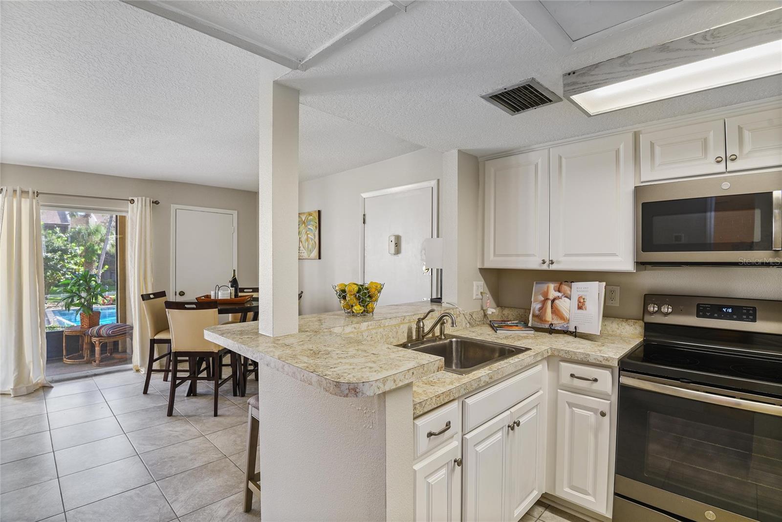 Image 4 of 28 For 598 Orange Drive 157