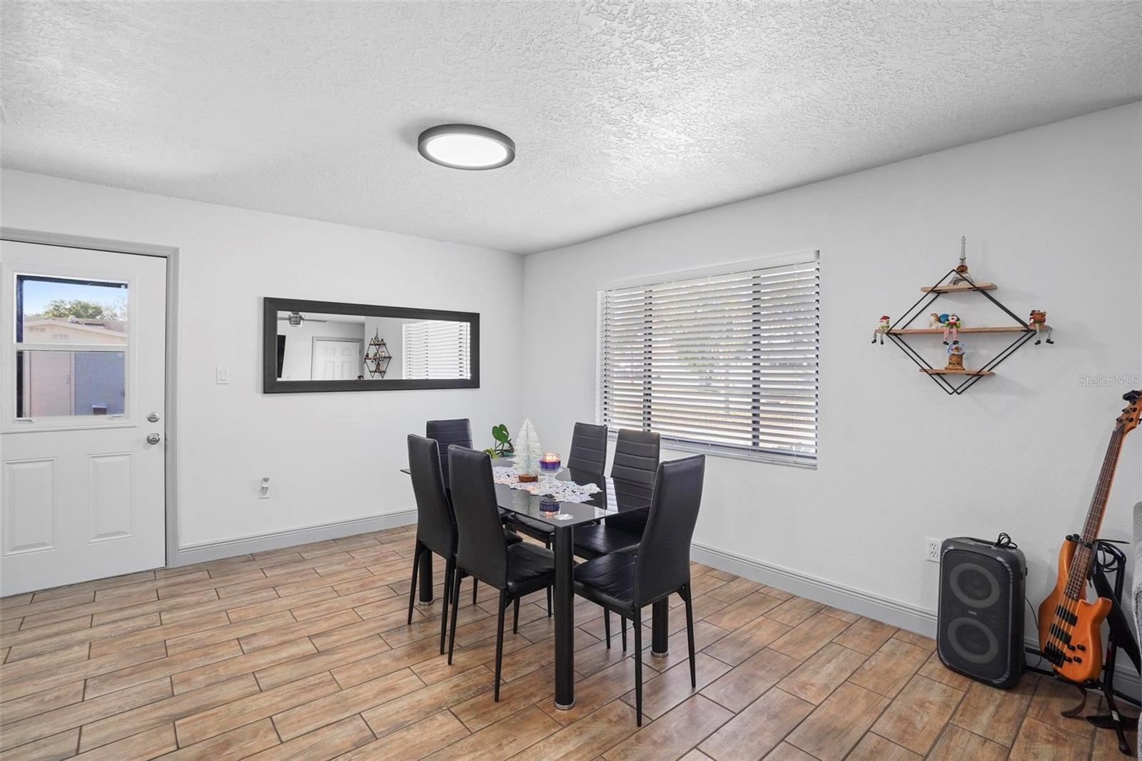 Image 11 of 36 For 1 Palm Street