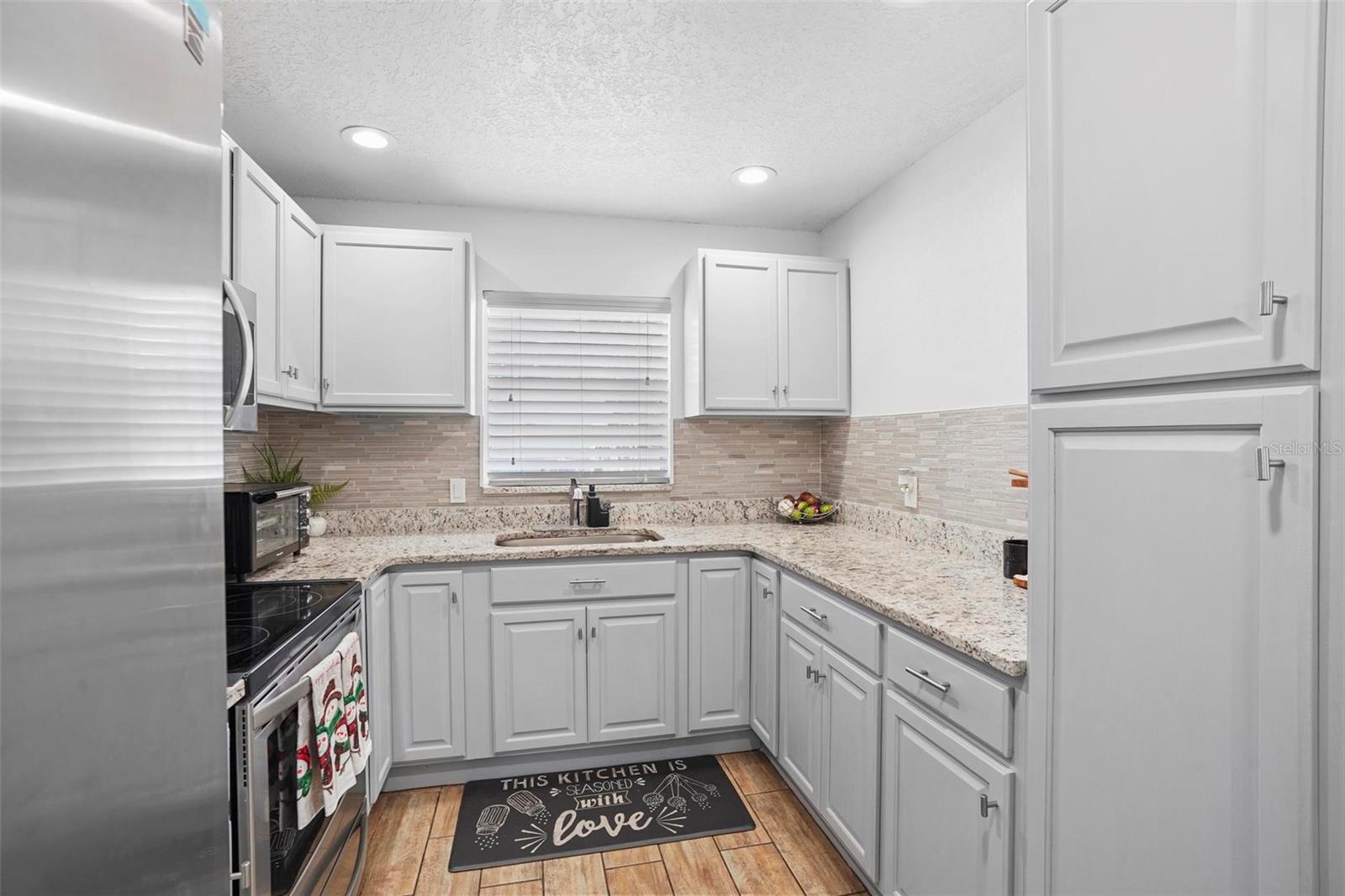 Image 17 of 36 For 1 Palm Street