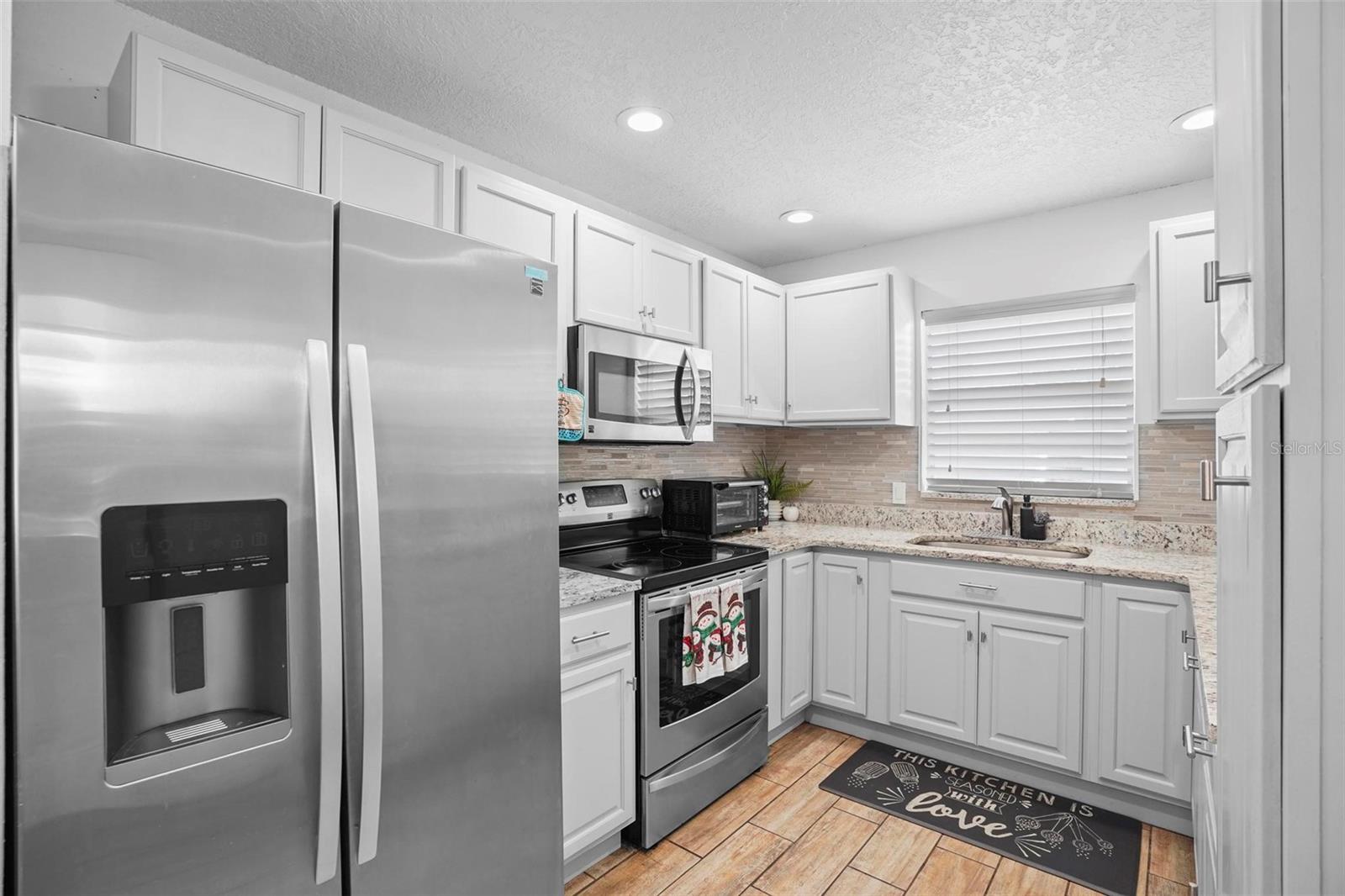 Image 18 of 36 For 1 Palm Street