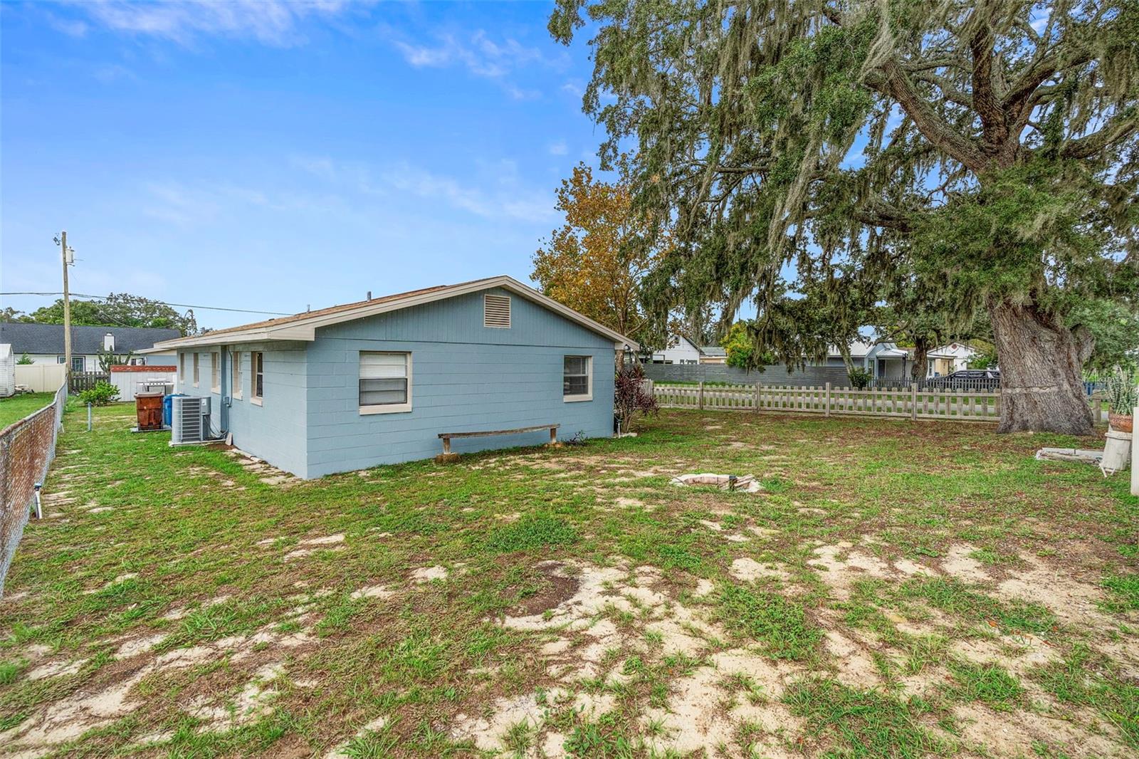 Image 5 of 36 For 1 Palm Street