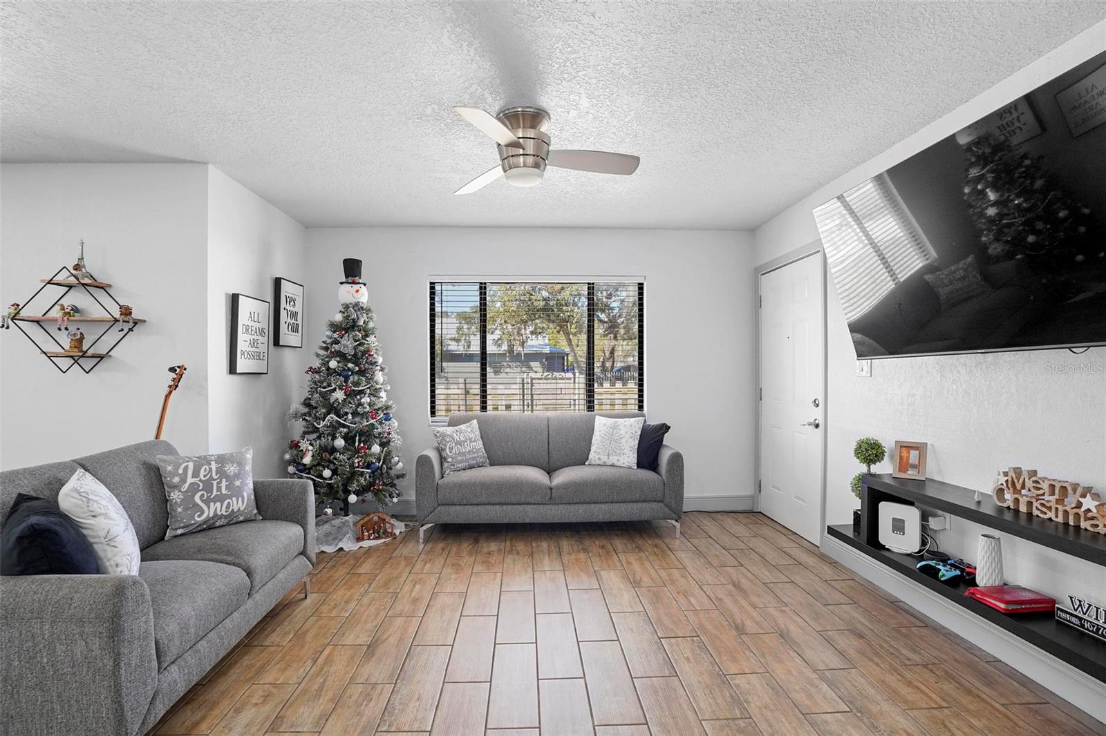 Image 8 of 36 For 1 Palm Street