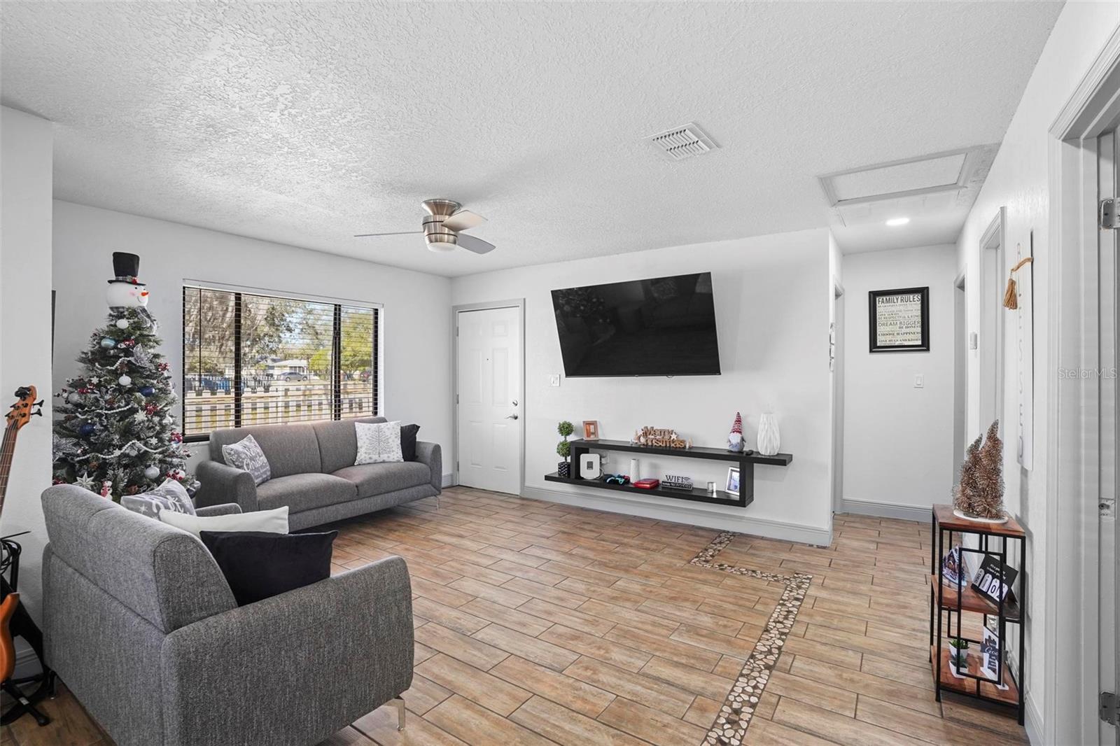 Image 9 of 36 For 1 Palm Street