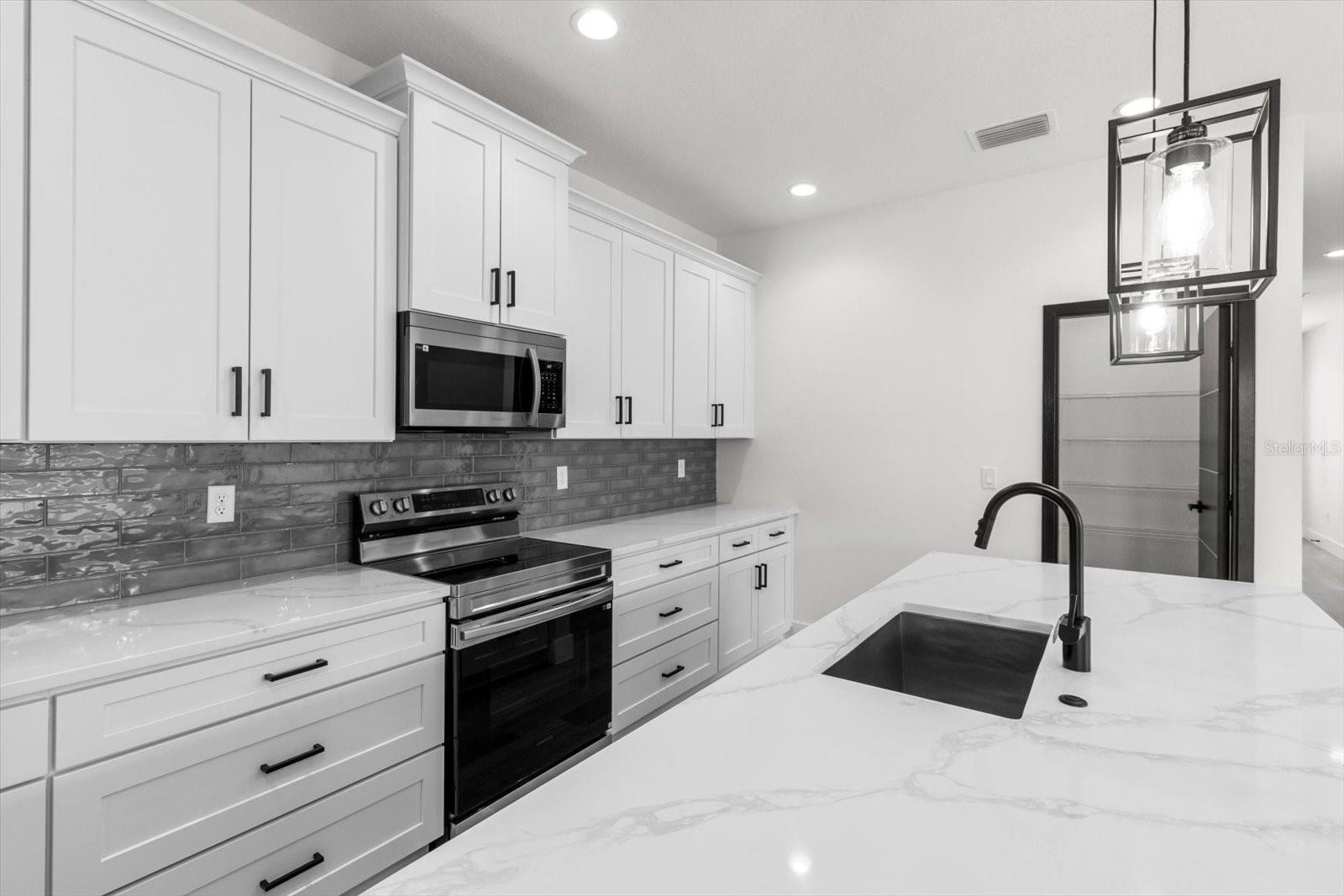 Image 16 of 42 For 14422 32nd Terrace Road